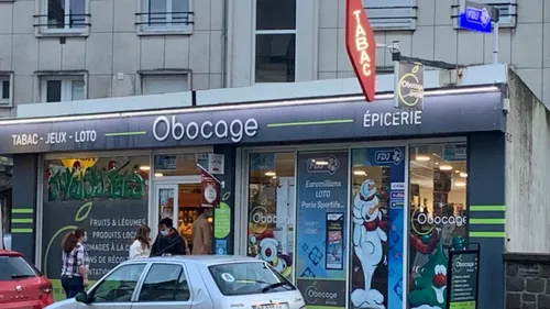 Deux tentatives de vols à mains armées le jour de Noël dans le...